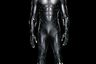В некоторых выпусках комикса «Черная пантера» костюм Т'Чаллы полностью черный, но Картер предпочла сохранить несколько декоративных элементов из металла. По сюжету — это вибраниум, сверхпрочный металл, сохраняющий идеальный вид. 