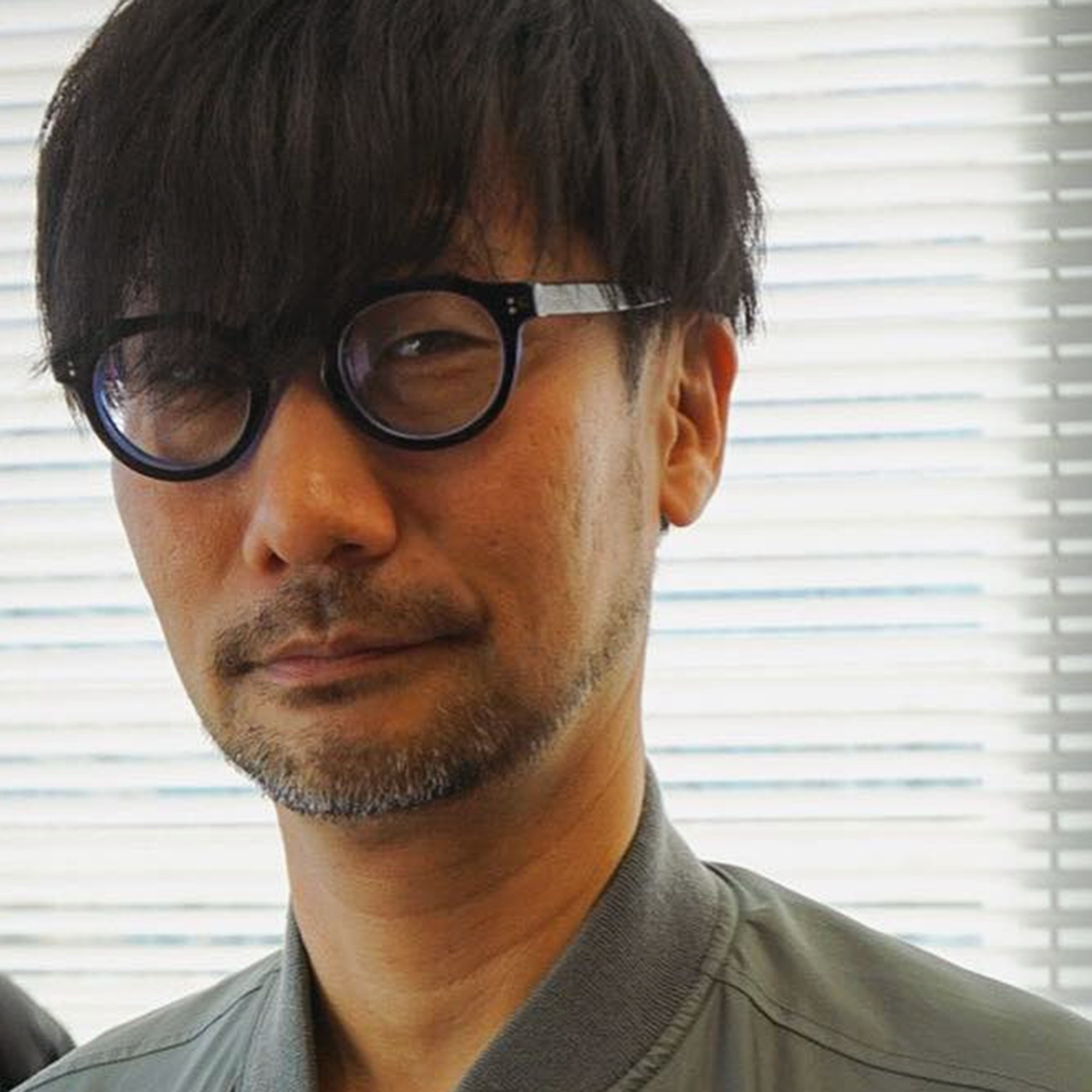 Переводчик главный актер. Hideo Kojima. Хидэо Накаидзуми фото. Хидео Кодзима фото HD.