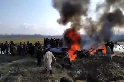 Пакистанцы сбили индийский военный самолет