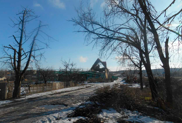 Село Семеновка (пригород Славянска) зимой 2015. Сейчас следов былых разрушений почти не осталось
