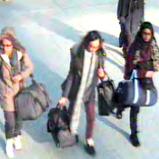 Шамима Бегум, Хадижа Султана, Амира Абаз в день побега на территорию Сирии