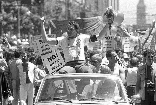 Харви Милк — первый открытый гей, которому удалось получить в США государственную должность