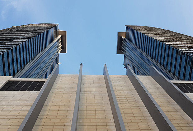 Проекты небоскребов катарские компании заказывают ведущим архитектурным бюро.
