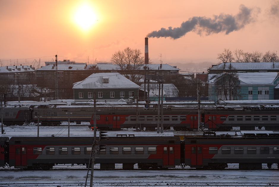 Пассажирские поезда на станции Новосибирск-Главный Западно-Сибирской железной дороги, которая является составной частью Транссибирской железнодорожной магистрали. 