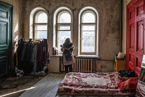 «Хожу в туалет со своим сиденьем для унитаза» Как жизнь в коммунальной квартире разрушила брак россиянки