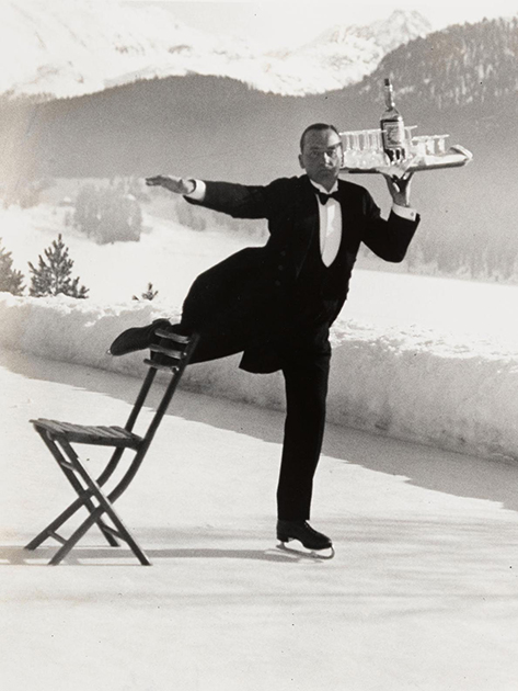 В 1932 году в Швейцарии Эйзенштадт сделал знаменитую фотографию «Официант на льду». Действие происходит в Гранд-отеле в курортной коммуне Санкт-Мориц. Снимок был постановочным — Эйзенштадт специально поставил на каток стул, благодаря которому регулировал резкость изображения, и попросил официанта прокатиться мимо него. 