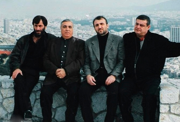 Аслан Усоян (Дед Хасан) — второй слева. 2000 год, Ереван