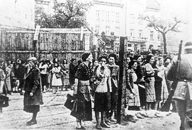 Узники львовского гетто. 1942 год