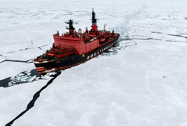 Атомный ледокол «Ямал» во время научно-исследовательских работ в Карском море