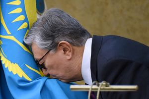 Вечный Елбасы Назарбаев почти 30 лет правил Казахстаном. Теперь он хочет управлять своим преемником