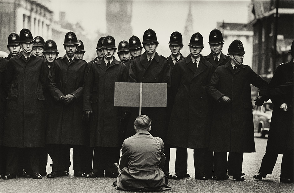 Протестующий во время Карибского кризиса. Уайтхолл, Лондон, 1962 год.