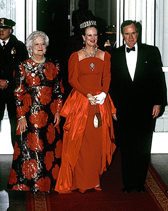 Маргрете II, президент США Джордж Буш старший и Барбара Буш в Белом доме, 1991 год