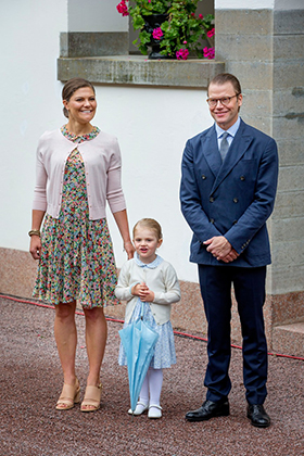 Принцесса Виктория с мужем и дочерью, 2015 год