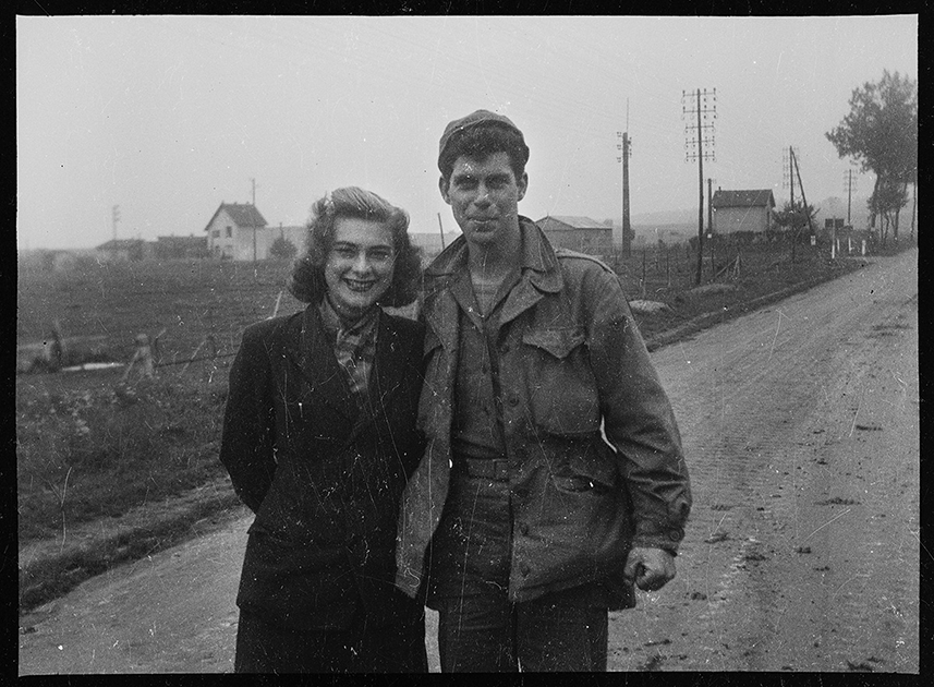 Портрет американского солдата и девушки. Нидерланды, 1944 год.