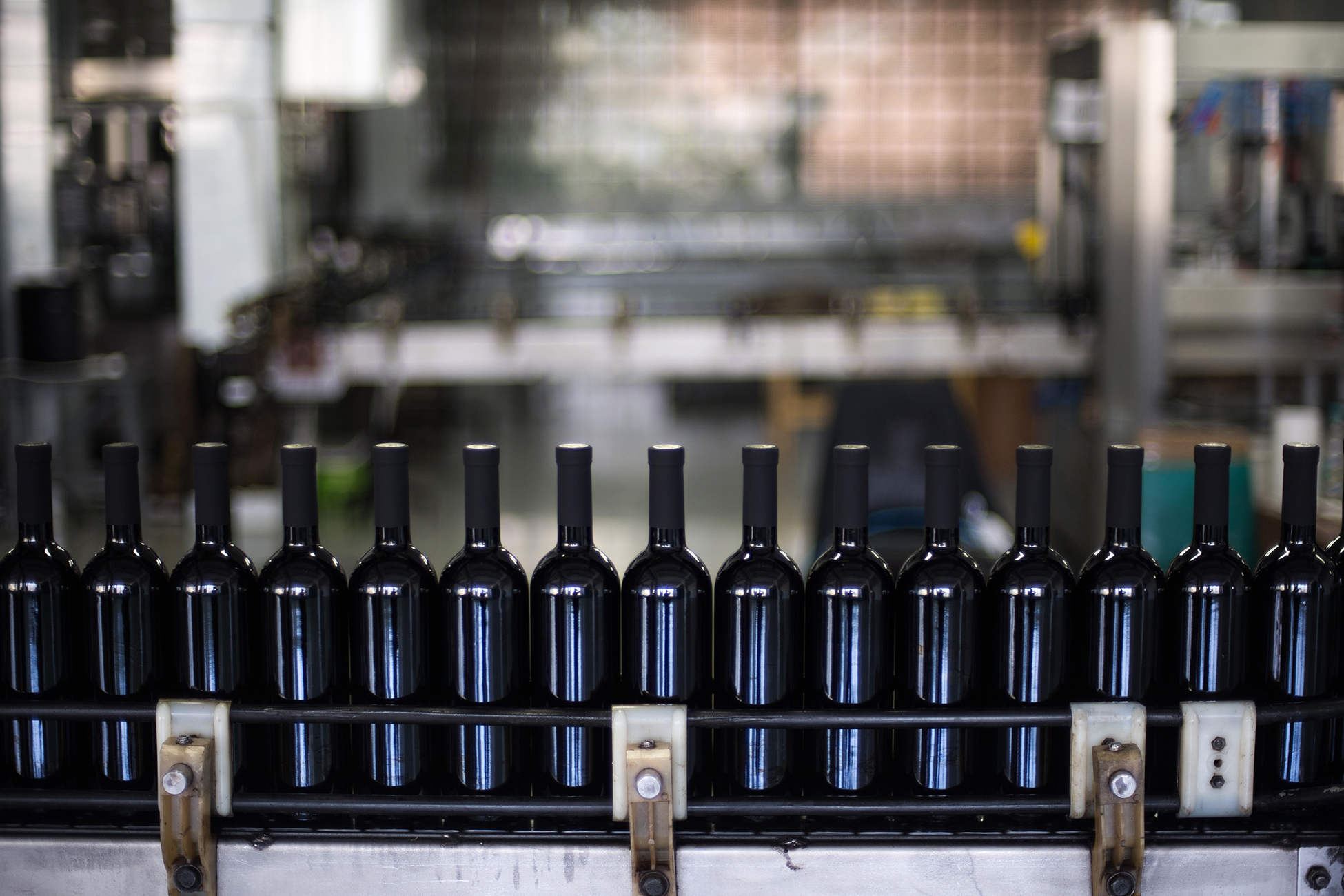 Ооо кубань вино. Кубань вино генпрокуратура. Крымский винодельческий завод первомайское. Винзавод шато тамань. Завод вина в краснодарском крае.