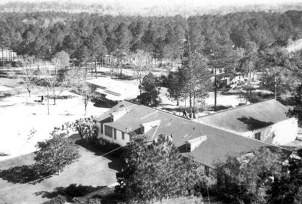 Индустриальная школа для мальчиков во Флориде, позже переименованная в школу Артура Дж. Дозье. 1949-1950 гг.