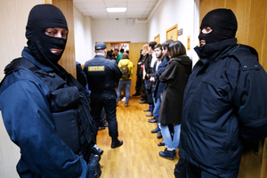Настоящие полковники Пять офицеров ФСБ задержаны за вымогательство и взятки. В спецслужбе разгорается скандал