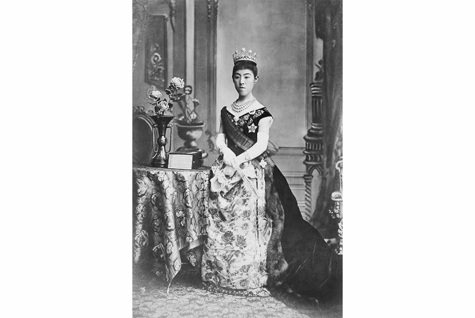 Императрица Сёкэн, супруга императора Мэйдзи