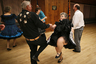 В Сан-Сити, Аризона, действует более 120 различных клубов для пожилых людей. 73-летний Роберт Хэркер и его жена Нэнси занимаются в танцевальном классе. 
