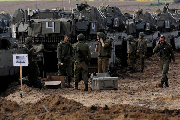Израильские танки на границе Сектора Газа