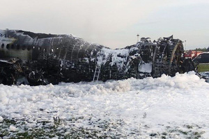 Аварийный выход В сгоревшем SSJ-100 погиб 41 человек. Что случилось и как этого можно было избежать