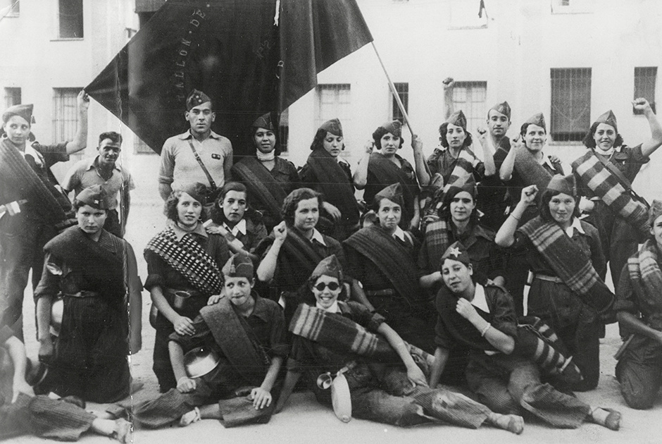 Участницы мадридского республиканского женского батальона, названного в честь Пассионарии, 1936 год