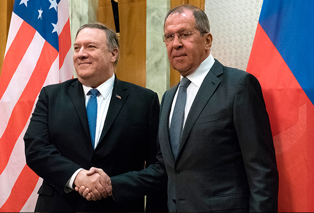 Министр иностранных дел РФ Сергей Лавров и госсекретарь США Майк Помпео во время встречи в Сочи