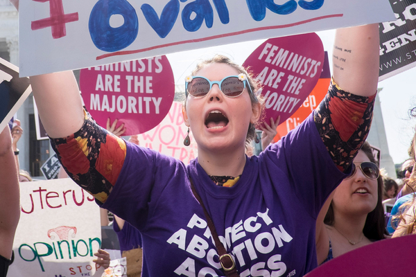 Участник движения, отстаивающего право женщины на аборт