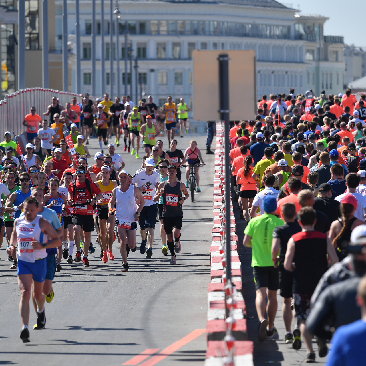 Russian run. Московский полумарафон. Владимир Корчевский бегун. Известные марафонцы России. Забег РФ Москва.