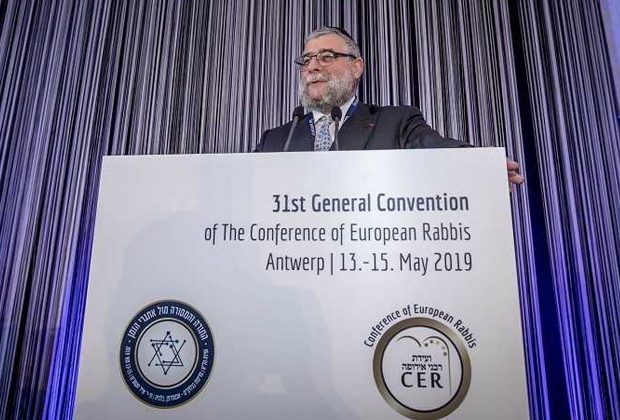 Главный раввин Москвы и президент Совета раввинов Европы Пинхас Гольдшмидт