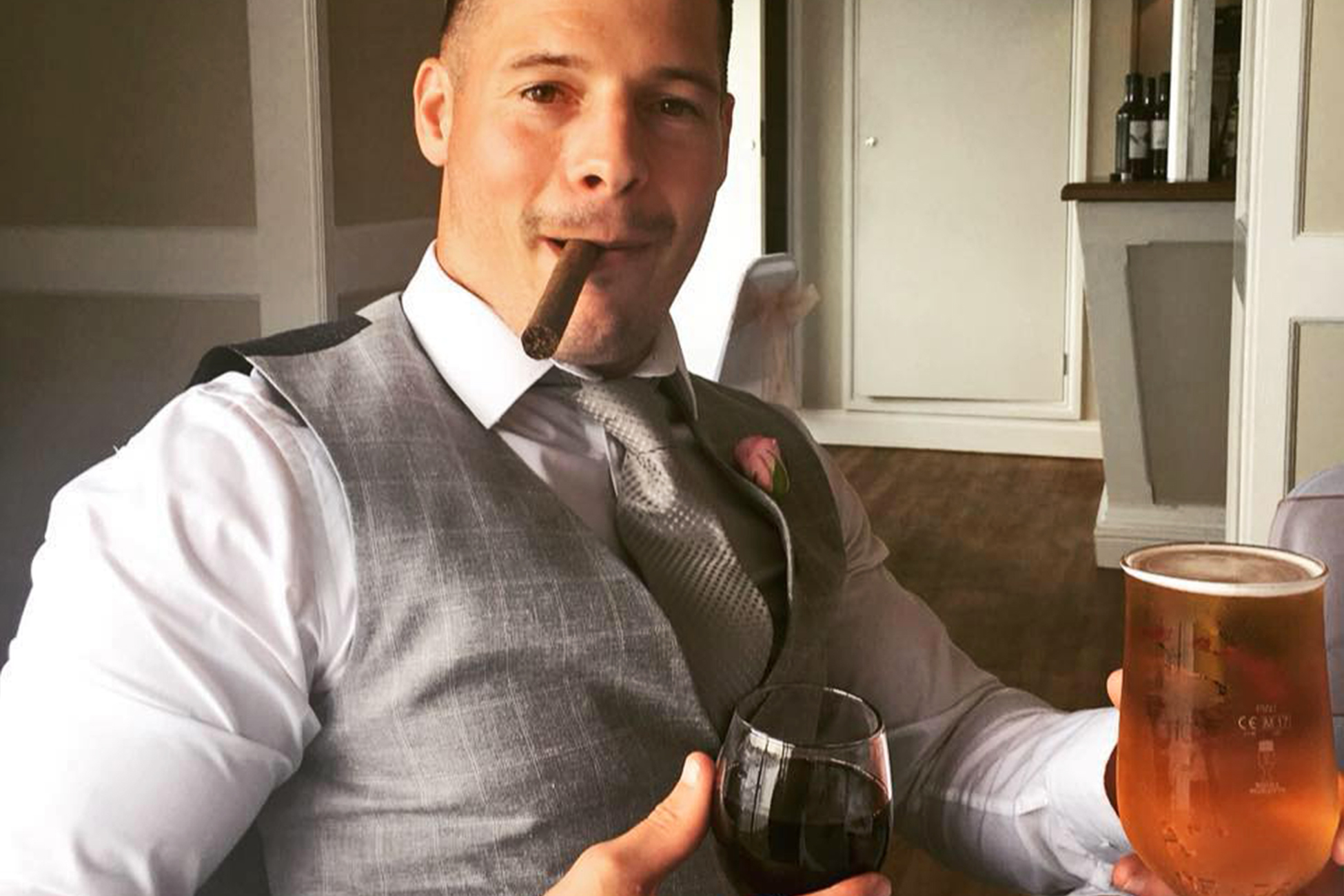 Тайный сын аристократа рос среди бродяг. После смерти отца