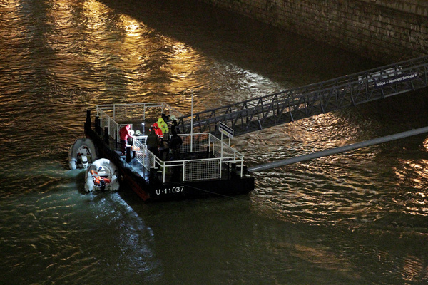 Спасательные работы на реке Дунай
