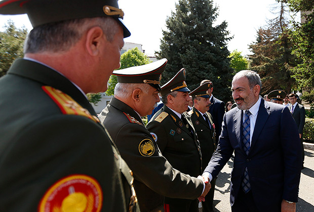 Премьер-министр Никол Пашинян 9 мая посетил Республику Арцах