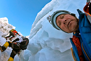 Мертвый сезон Десятки альпинистов погибают в попытке покорить Эверест. Всему виной жажда наживы