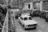 ГАЗ-24 «Волга» (1967-1985 годы) должен был стать массовым еще в конце 1960-х, но замедлявшаяся советская экономика смогла развернуть крупносерийное производство лишь три года спустя. В советские времена машина так и не получила полноценного преемника, ограничившись лишь обновлением в 1985 году, когда в серию пошла ГАЗ-24-10.