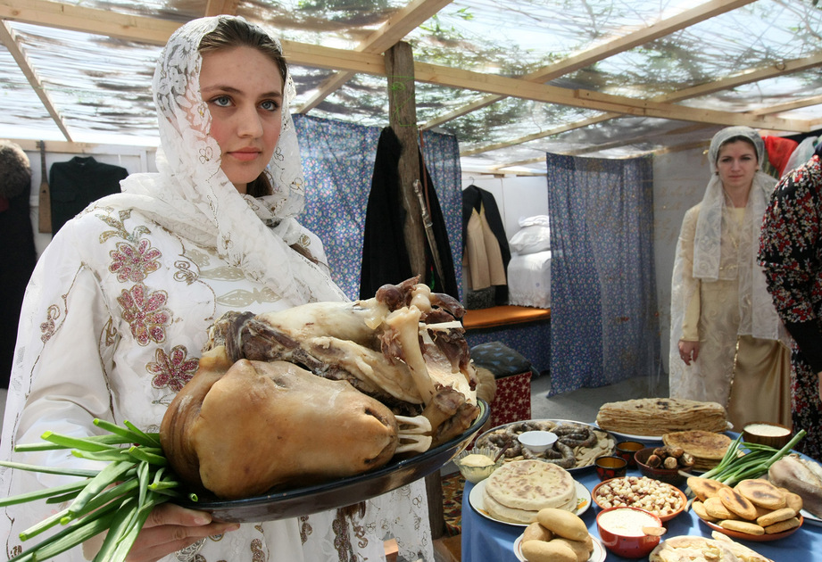 «Ярмарка традиций» на главной площади Грозного