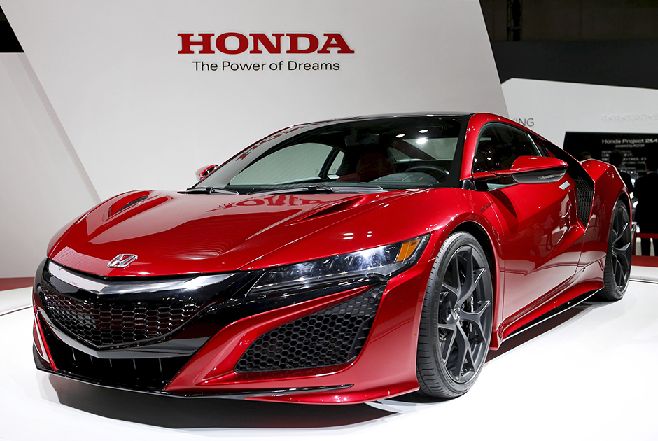 Гибридный суперкар Honda NSX дебютировал в марте 2015 года на международном автосалоне в Женеве. Автомобиль оснащен тремя электромоторами и 3,5-литровым шестицилиндровым двигателем, которые в сумме дают 573 лошадиные силы. Суперкар способен разгоняться с места до 100 километров в час примерно за три секунды, а его максимальная скорость составляет 307 км в час.

В настоящее время Honda ведет разработку новой топовой версии гибридного суперкара NSX второго поколения, которая получит традиционное обозначение Type R. Премьера автомобиля состоится осенью 2019 года на мотор-шоу в Токио. По предварительным данным, суммарная отдача агрегатов модернизированной силовой установки составит около 650 лошадиных сил. По предварительной информации, оцениваться такая версия будет минимум в 200 тысяч долларов.