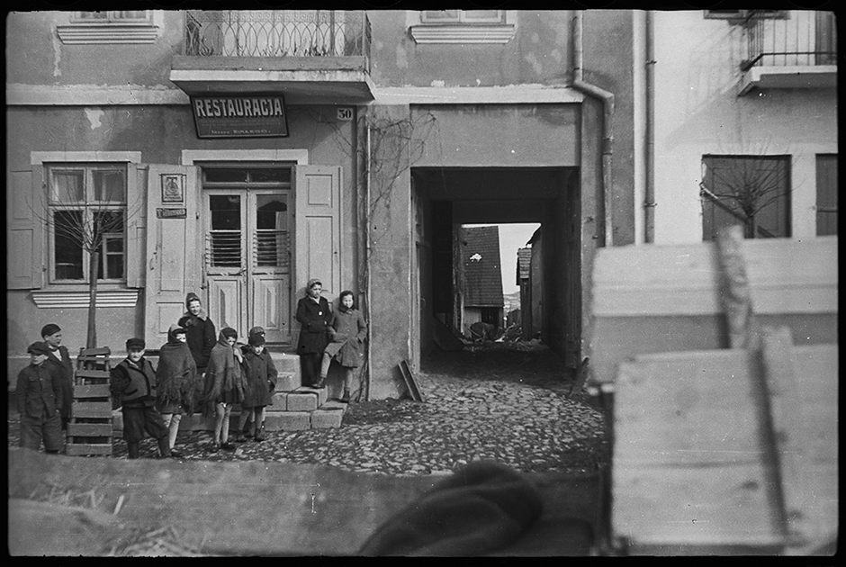 Жители Варшавы, Польша, 1940 год.