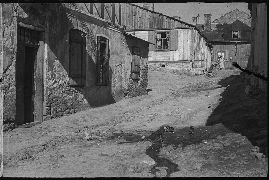 Дома и улица еврейского гетто. Польша, 1940-1941 годы.