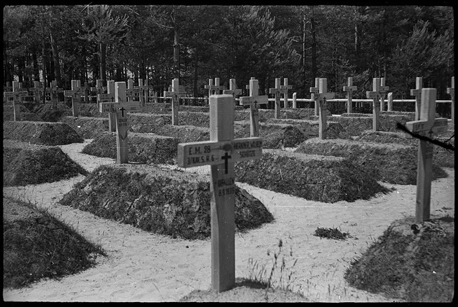 Германское военное кладбище. Польша, 1940-1941 годы.