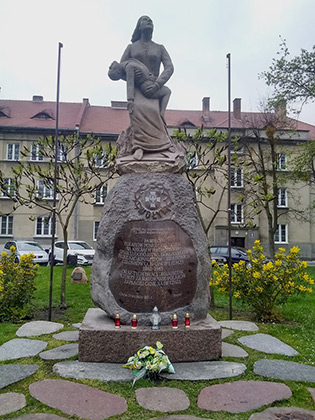 Памятник жертвам волынской резни в Хелме