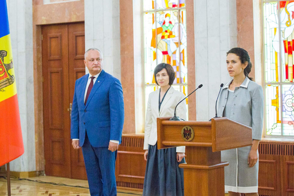 Игорь Додон, Майя Санду, Олеся Стамате (слева направо)