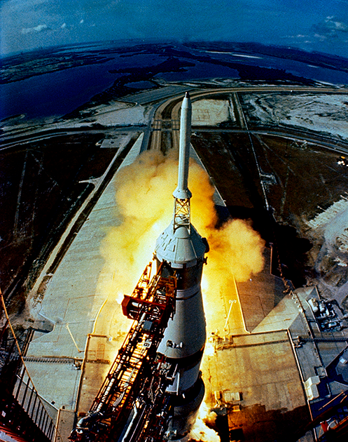 Пуск сверхтяжелой ракеты «Сатурн-5» с миссией Apollo 11 состоялся 16 июля 1969 года с площадки №39 Космического центра Кеннеди (штат Флорида).