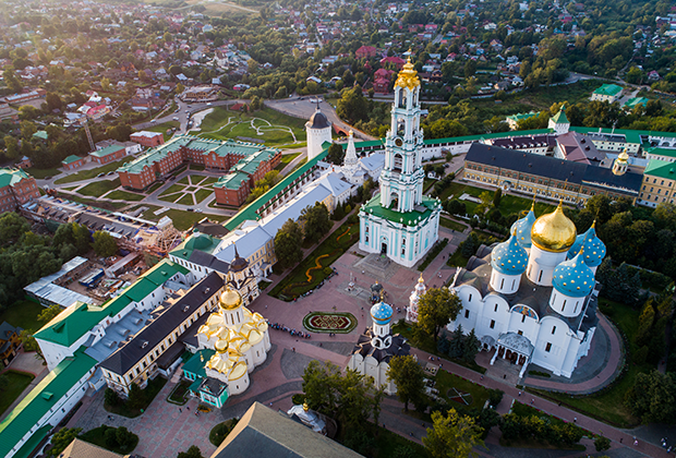 Вид на Троице-Сергиеву лавру