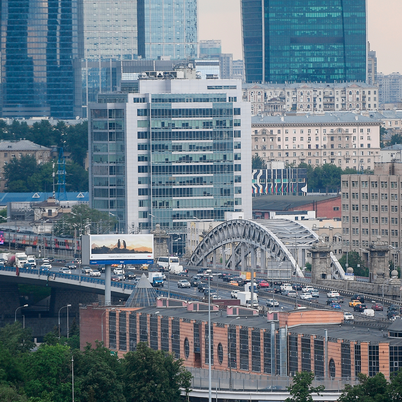 Быстрая москва. Центр Москвы. Рост городов. Быстрый рост городов. Москва сегодня.