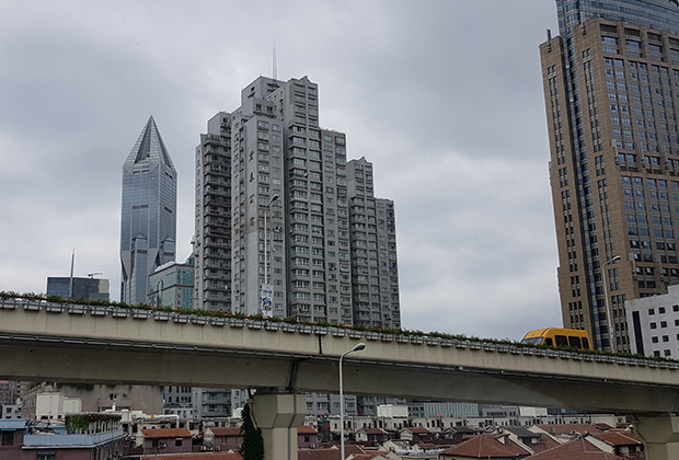 Шанхайские небоскребы-«человейники»