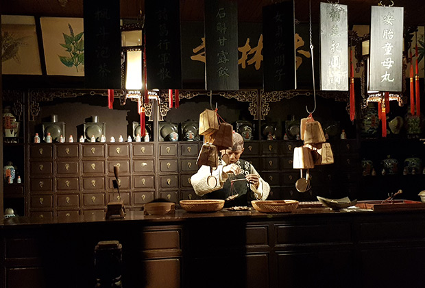 Диорама «Лавка менялы» в музее истории Шанхая