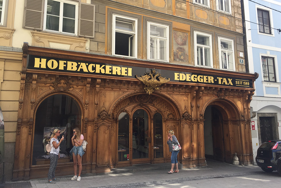 Кафе, булочные и антикварные лавки Альтштадта в Граце могут похвастаться долгой историей
