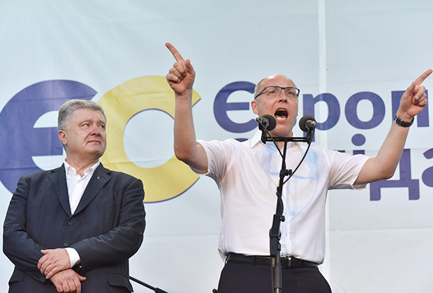 Петр Порошенко и спикер Верховной Рады Украины Андрей Парубий на предвыборном митинге в Стрые