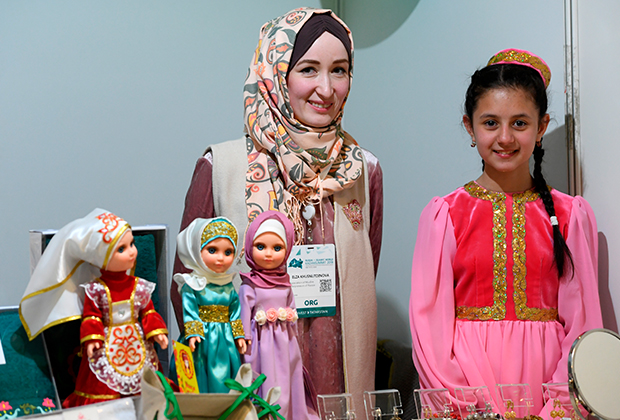На Международной выставке Russia Halal Expo, проходящей в рамках X Международного экономического саммита "Россия — Исламский мир: KazanSummit" в Казани.

